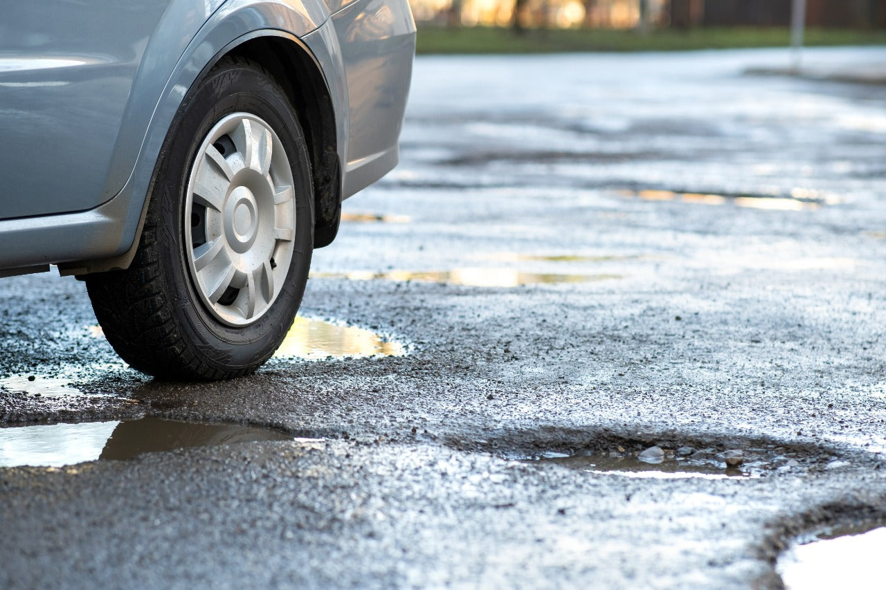 Cómo proteger tus llantas de los baches en la CDMX